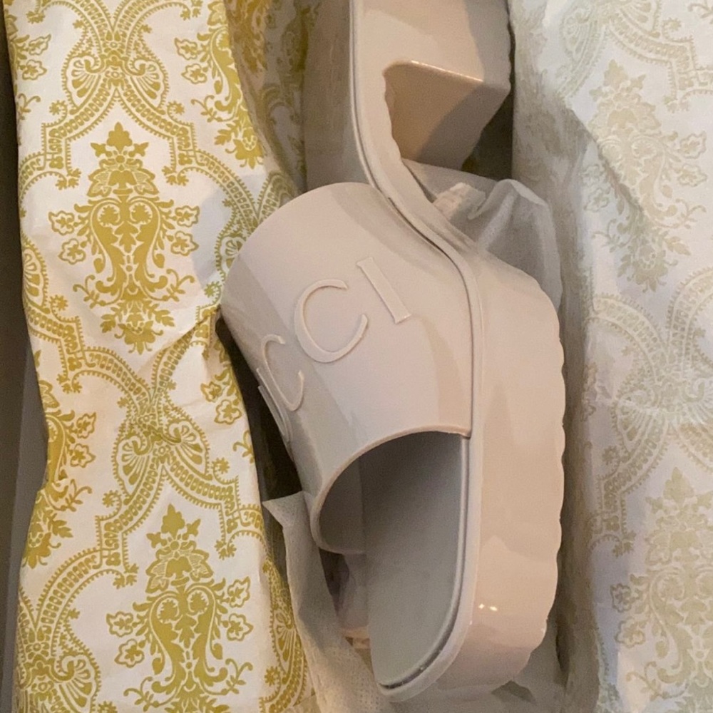 Gucci rubber slides